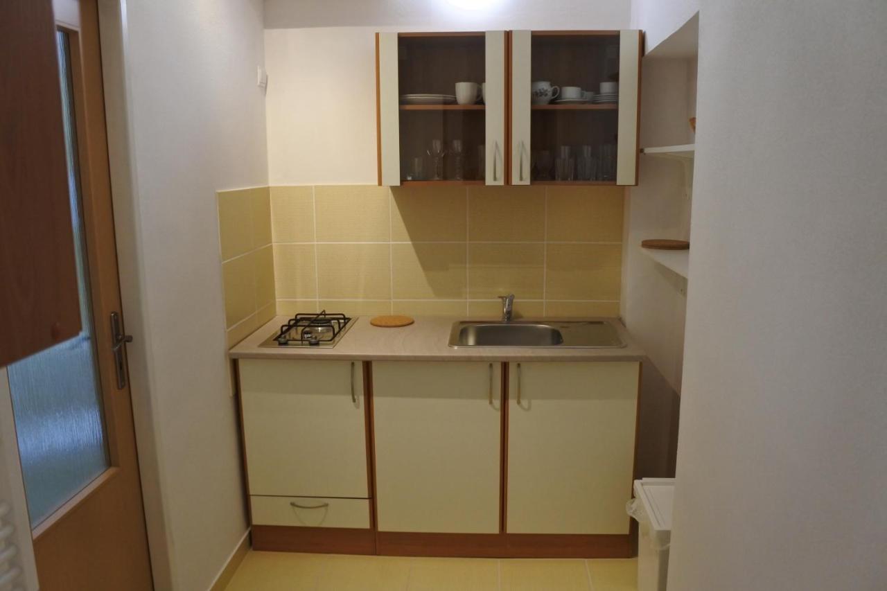 Ruze Apartment